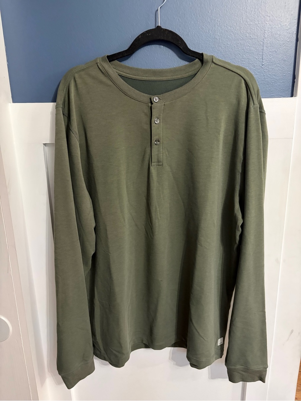 Vuori Men's Austin Henley Hemlock Heather Green Size XL V175